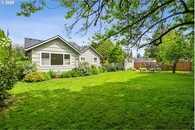 4228 NE Simpson St, Portland, OR 97218 - Photo 39