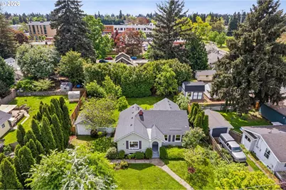 4228 NE Simpson St, Portland, OR 97218 - Photo 5