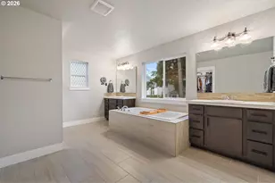 17671 SW Cobb Ln, Beaverton, OR 97007 - Photo 33