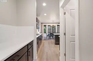 17671 SW Cobb Ln, Beaverton, OR 97007 - Photo 9