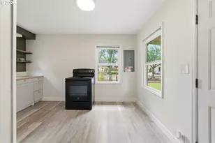 2025 Trade St SE, Salem, OR 97301 - Photo 11