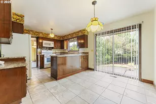 14344 NE Fremont Ct, Portland, OR 97230 - Photo 17