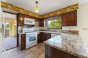 14344 NE Fremont Ct, Portland, OR 97230 - Photo 13