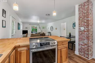 607 Cascade Ave, Hood River, OR 97031 - Photo 11