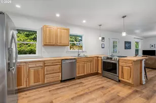 607 Cascade Ave, Hood River, OR 97031 - Photo 9