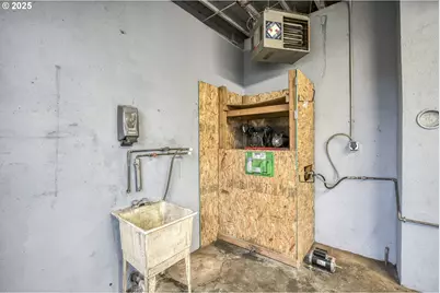 452 SE Main St, Willamina, OR 97396 - Photo 17