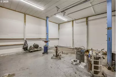 452 SE Main St, Willamina, OR 97396 - Photo 9