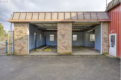 452 SE Main St, Willamina, OR 97396 - Photo 5