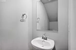 824 Sifuentez Ct, Woodburn, OR 97071 - Photo 13