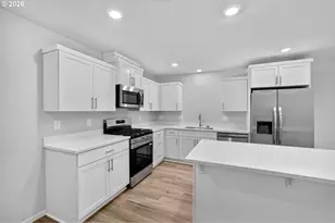 824 Sifuentez Ct, Woodburn, OR 97071 - Photo 11