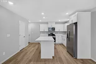 824 Sifuentez Ct, Woodburn, OR 97071 - Photo 9