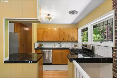 2833 NE 89th Ave, Portland, OR 97220 - Photo 13