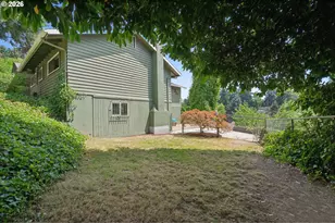 2833 NE 89th Ave, Portland, OR 97220 - Photo 9