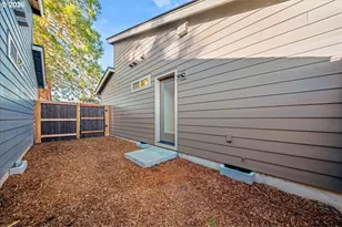 12306 Meadowlawn Dr, Oregon City, OR 97045 - Photo 27