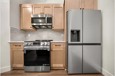 12306 Meadowlawn Dr, Oregon City, OR 97045 - Photo 9