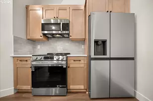 12306 Meadowlawn Dr, Oregon City, OR 97045 - Photo 9