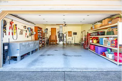 586 S 68th Pl, Springfield, OR 97478 - Photo 33