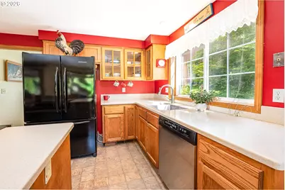 586 S 68th Pl, Springfield, OR 97478 - Photo 11