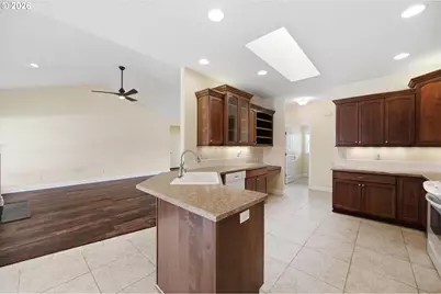 338 NW Ivy Ave, Dallas, OR 97338 - Photo 17