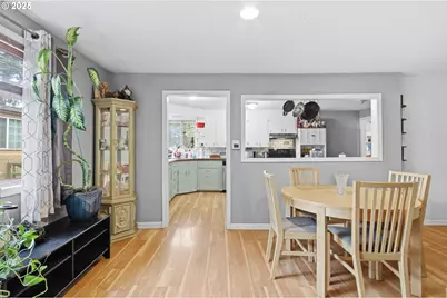 2316 SE 141st Ave, Portland, OR 97233 - Photo 9