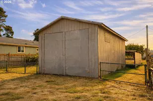 110 N 12th St, Lakeside, OR 97449 - Photo 25