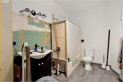 531 E 8th St, The Dalles, OR 97058 - Photo 29