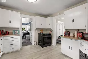 531 E 8th St, The Dalles, OR 97058 - Photo 21