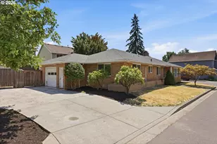 858 N 20th Way, Cornelius, OR 97113 - Photo 3