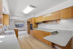 858 N 20th Way, Cornelius, OR 97113 - Photo 17