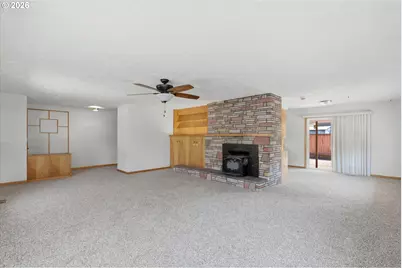 858 N 20th Way, Cornelius, OR 97113 - Photo 9