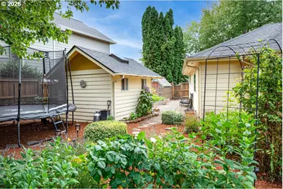 1368 Wimbledon Pl, Springfield, OR 97477 - Photo 41