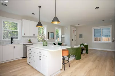 8431 NE Hassalo St, Portland, OR 97220 - Photo 15
