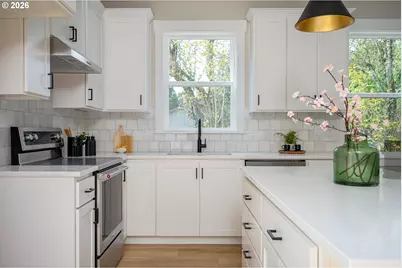 8431 NE Hassalo St, Portland, OR 97220 - Photo 13