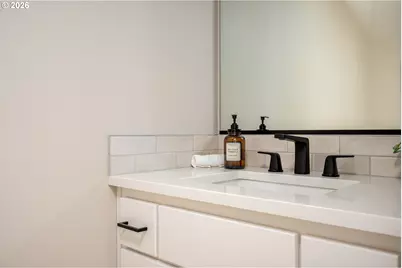 8431 NE Hassalo St, Portland, OR 97220 - Photo 29