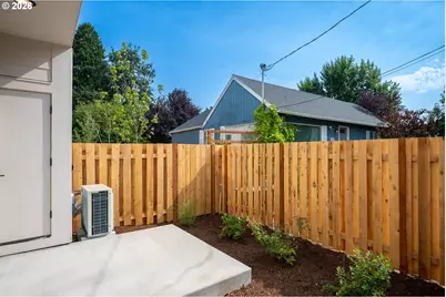 8431 NE Hassalo St, Portland, OR 97220 - Photo 35