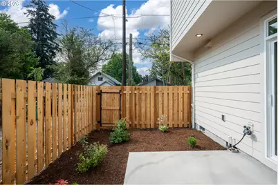 8431 NE Hassalo St, Portland, OR 97220 - Photo 37