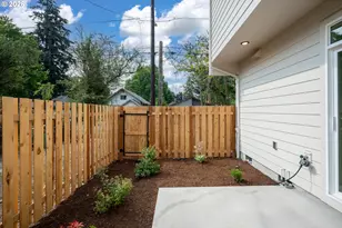 8431 NE Hassalo St, Portland, OR 97220 - Photo 37