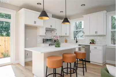 8431 NE Hassalo St, Portland, OR 97220 - Photo 9