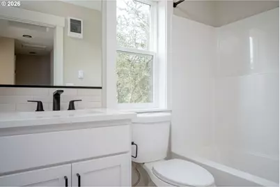8431 NE Hassalo St, Portland, OR 97220 - Photo 27