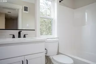 8431 NE Hassalo St, Portland, OR 97220 - Photo 27