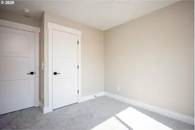 8431 NE Hassalo St, Portland, OR 97220 - Photo 25