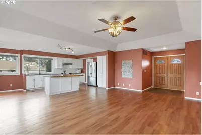 1694 Sunrise Cir NW, Salem, OR 97304 - Photo 7