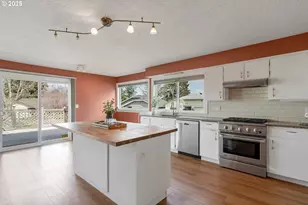 1694 Sunrise Cir NW, Salem, OR 97304 - Photo 11