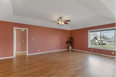 1694 Sunrise Cir NW, Salem, OR 97304 - Photo 9