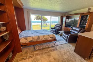 4229 SW Beach Ave, Lincoln City, OR 97367 - Photo 17