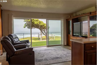 4229 SW Beach Ave #9, Lincoln City, OR 97367 - Photo 5