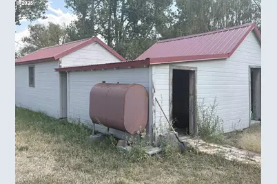 145 Green St, Paisley, OR 97636 - Photo 5