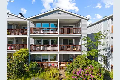 6718 N Richmond Ave, Portland, OR 97203 - Photo 1