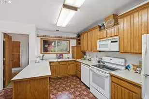 830 Chicago Ave, Bandon, OR 97411 - Photo 7