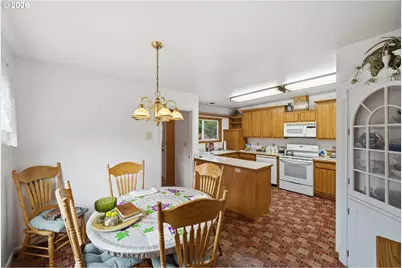 830 Chicago Ave, Bandon, OR 97411 - Photo 11